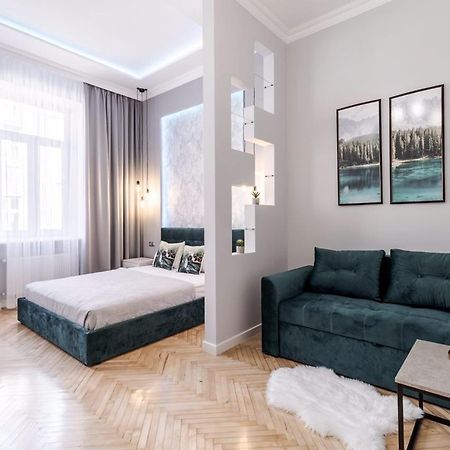Modern Apartment リヴィウ エクステリア 写真