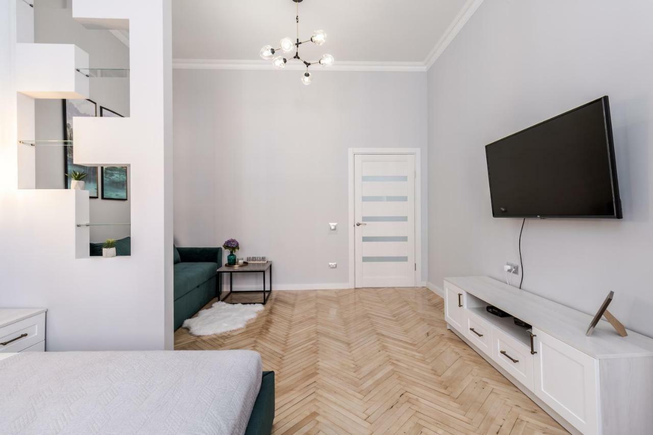 Modern Apartment リヴィウ エクステリア 写真