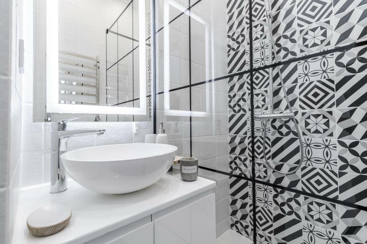 Modern Apartment リヴィウ エクステリア 写真